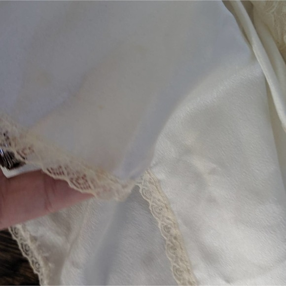 ⭐ Vintage 1970s Circa 2000 Silky Cream Teddy Medium Lace Made in USA - Picture 6 of 8